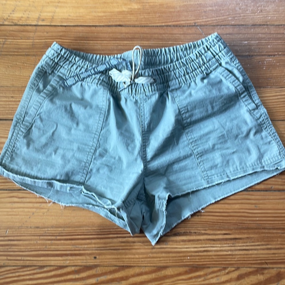 Vuori womens Vintage Ripstop shorts eucalyptus xs excellent used con.